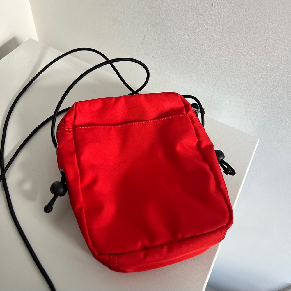Levis brilliant red black laneyard adjustable crossbody utility bag - Picture 6 of 8
